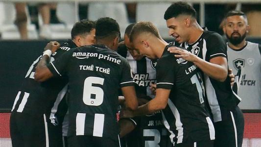 Botafogo recebe Athletico na Copa do Brasil