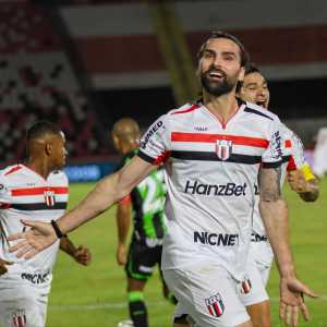 Léo Gamalho