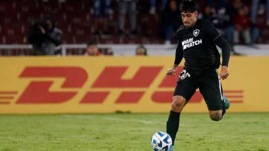 Botafogo tenta se isolar ainda mais na liderança