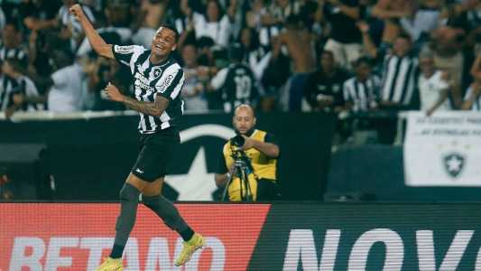 Botafogo venceu o Inter no Nilton Santos
