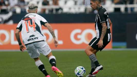 Botafogo venceu o Vasco no primeiro turno por 2 a 0, no Nilton Santos