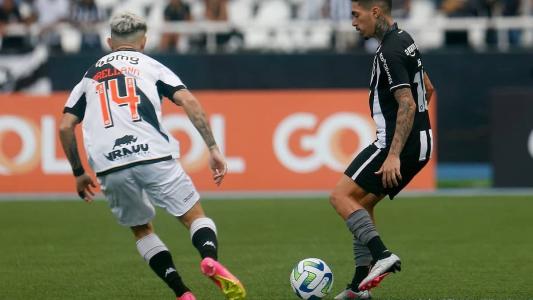 Botafogo venceu o Vasco no primeiro turno por 2 a 0, no Nilton Santos