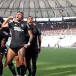 Sem Lage, Botafogo tira invencibilidade do Flu no Maracanã, e dispara na liderança do Brasileiro