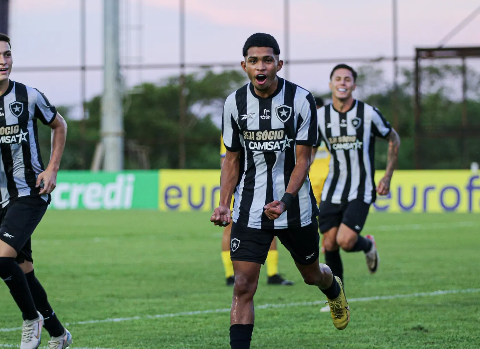 Botafogo derrota Iape com gol nos acréscimos e avança à terceira fase da Copinha