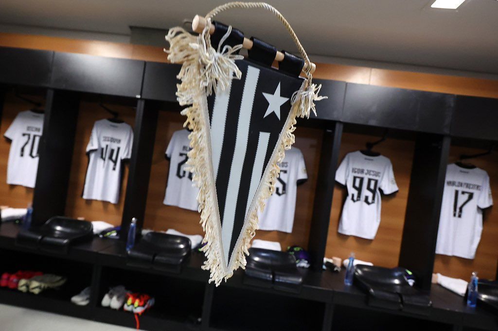 Escalação do Botafogo: Artur Jorge faz mudanças para encarar o Bahia