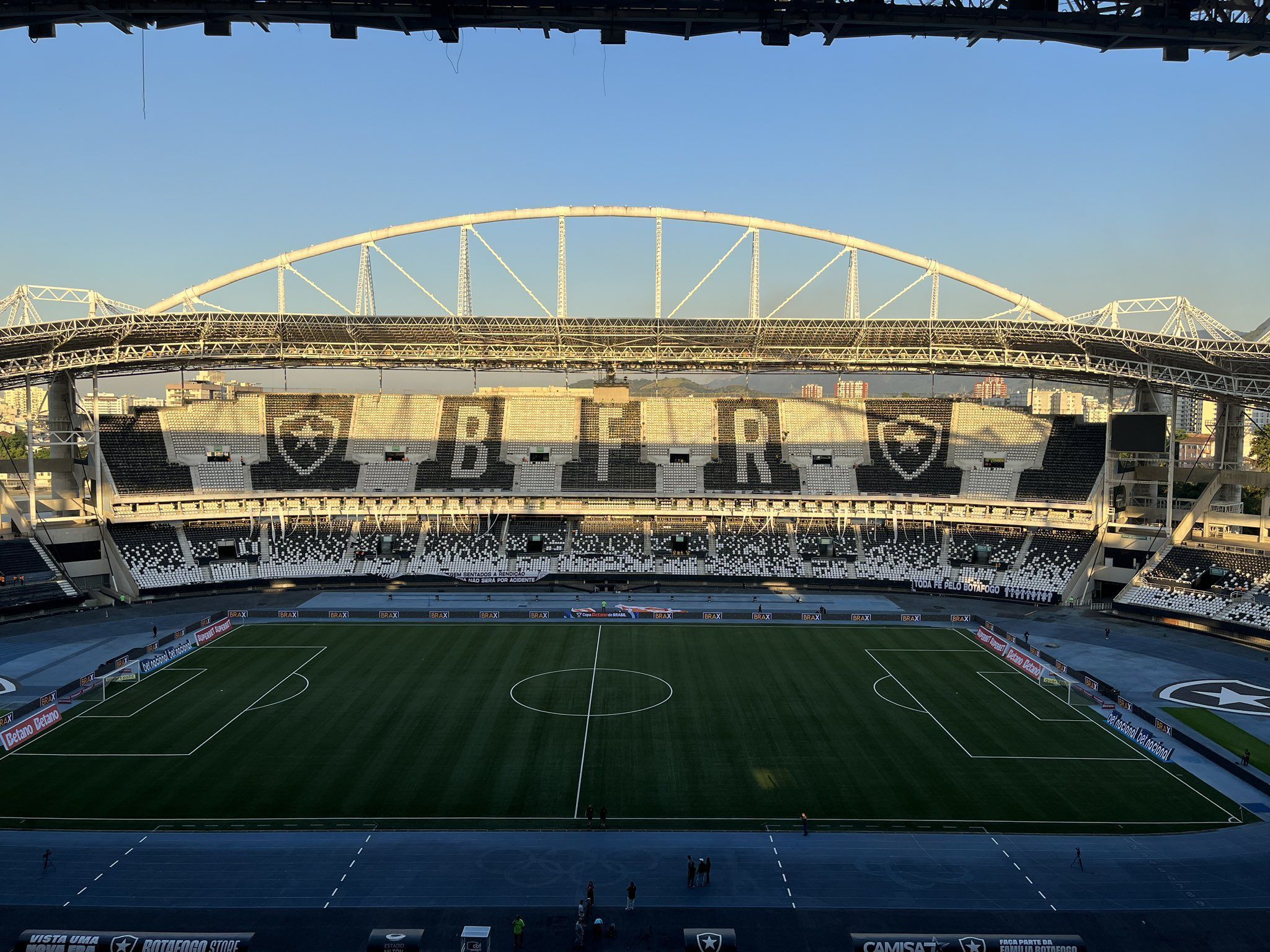 Vasco x Fluminense: CBF confirma estádio que vai receber o clássico pelo Brasileiro