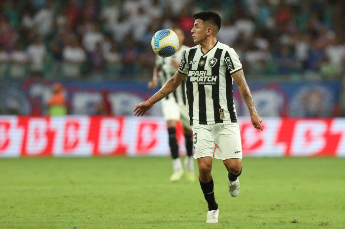 Thiago Almada em ação pelo Botafogo