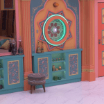 Diego Hypolito para em frente ao botão da desistência no BBB 25 e toma atitude