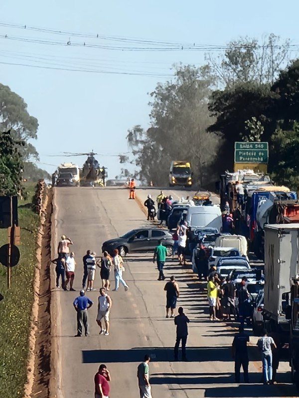 Acidente na BR-040: criança de 6 anos é entubada dentro do helicóptero do Corpo de Bombeiro