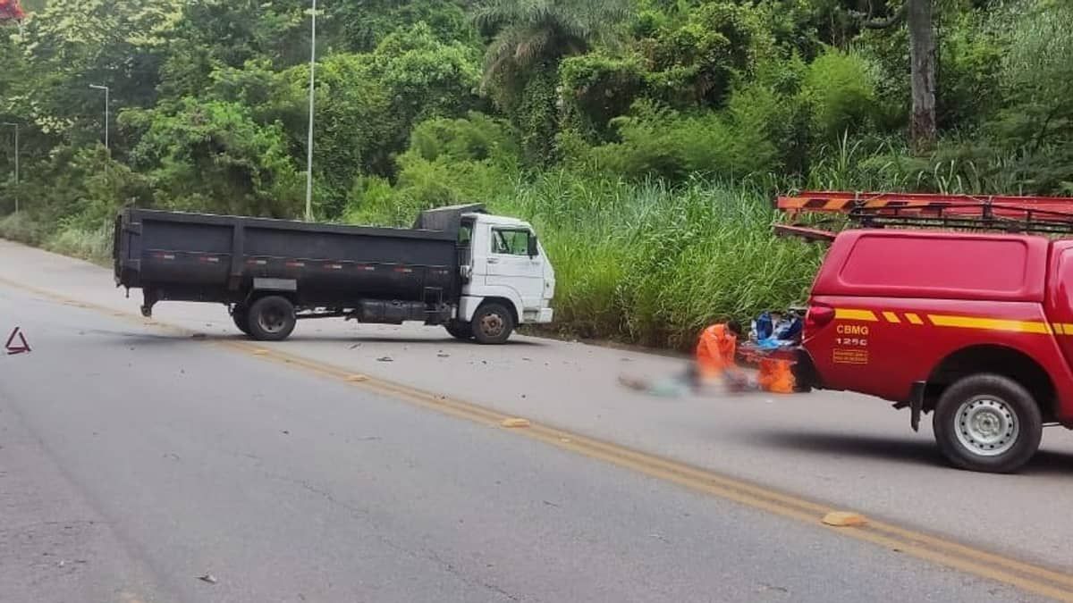 Vídeo: BR-262, em Sabará, é fechada após atropelamento