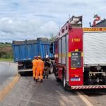 BR-265 apresenta risco de derrapagem após caminhão derramar óleo
