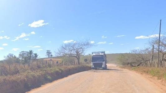 BR-367 tem trecho de mais de 60 quilômetros em terra batida e motoristas dizem que trecho fica intransitável em período de chuvas