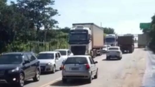 BR 381, no Bom Destino, em Sabará, no sentido Belo Horizonte