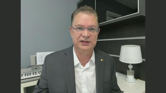 Após indiciamento de Bolsonaro, oposição vai discutir ações, diz Sóstenes à CNN | CNN Brasil