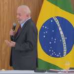 Lula nega crise na Petrobras e diz que divergências fazem parte