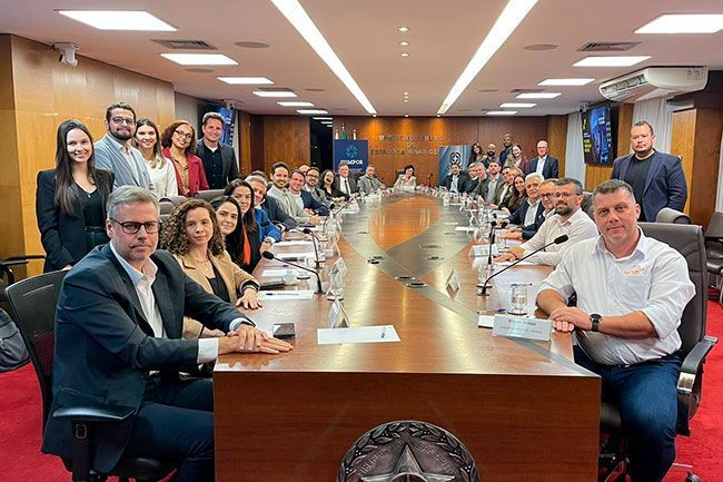 Acordo firmado com mediação do MPMG retira caminhões de minério da BR-040 e da BR-356