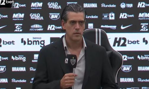 Paulo Bracks em pronunciamento antes da apresentação de Mateo Cassierra como jogador do Atlético