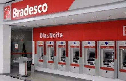 Família de BH denuncia furto de meio milhão de conta de idosos no Bradesco
