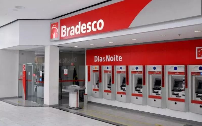 Bradesco devolve meio milhão de reais furtados de conta de idosos de BH