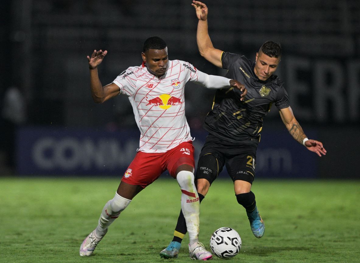 Nos pênaltis, RB Bragantino elimina Águilas Doradas e avança na Libertadores