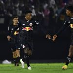 Bragantino vence Palmeiras e assume vice-liderança do Brasileirão