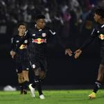 Bragantino vence Palmeiras e assume vice-liderança do Brasileirão