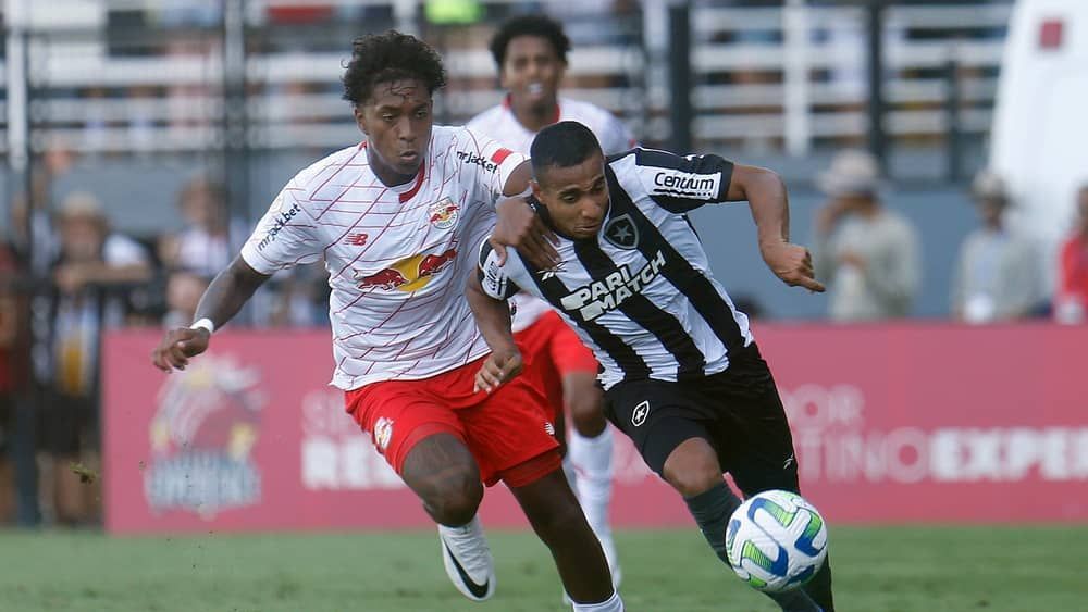 Botafogo leva empate do Bragantino no fim e perde a liderança do Brasileiro