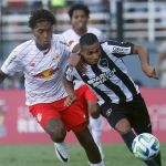 Botafogo leva empate do Bragantino no fim e perde a liderança do Brasileiro