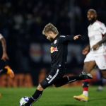 Flamengo joga mal, é goleado pelo Bragantino e cai para 4º no Brasileiro