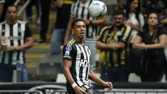 Brahian Palacios em ação pelo Atlético na Copa Sul-Americana de 2025