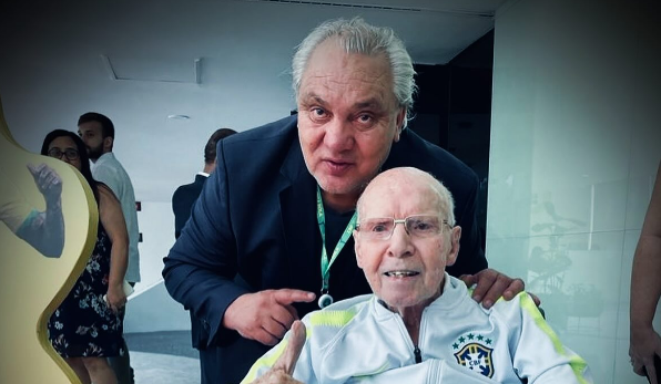 Jogadores e personalidades do esporte prestam homenagens a Zagallo