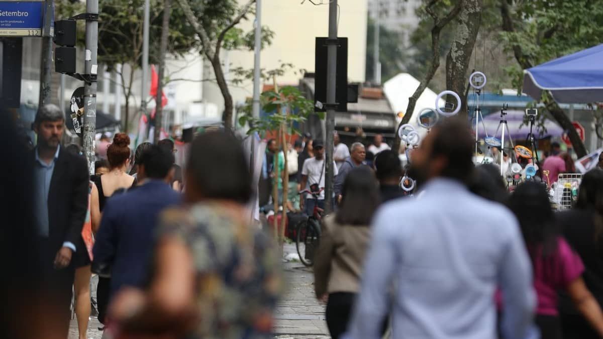 Covid-19: Brasil registra 41 mil novos casos e 68 mortes em 24h