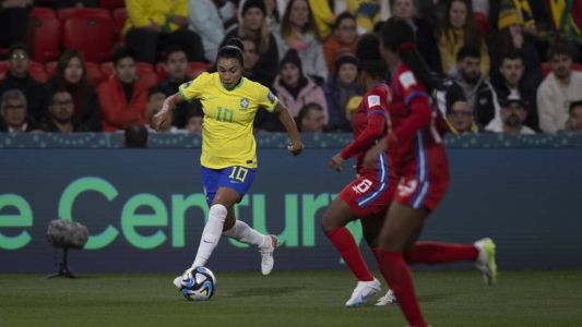 Brasil busca a segunda vitória na fase de grupos