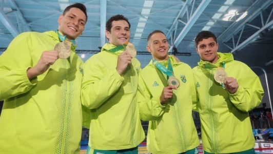 Brasil conquistou a medalha de ouro no revezamento 4x100m livre masculino