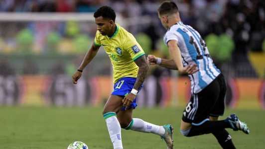 Brasil sofreu a primeira derrota em casa nas Eliminatórias, 1 a 0 para a Argentina, em 21 de novembro