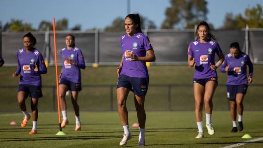 Brasil entra em campo nesta segunda-feira (24)