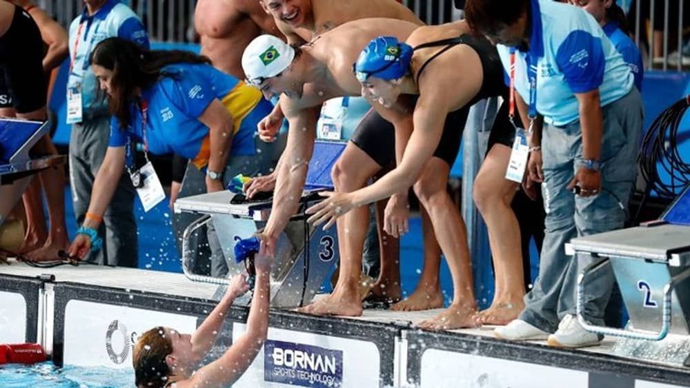 Brasil leva ouro na natação e prata na ginástica; veja resultados no Pan de Santiago 