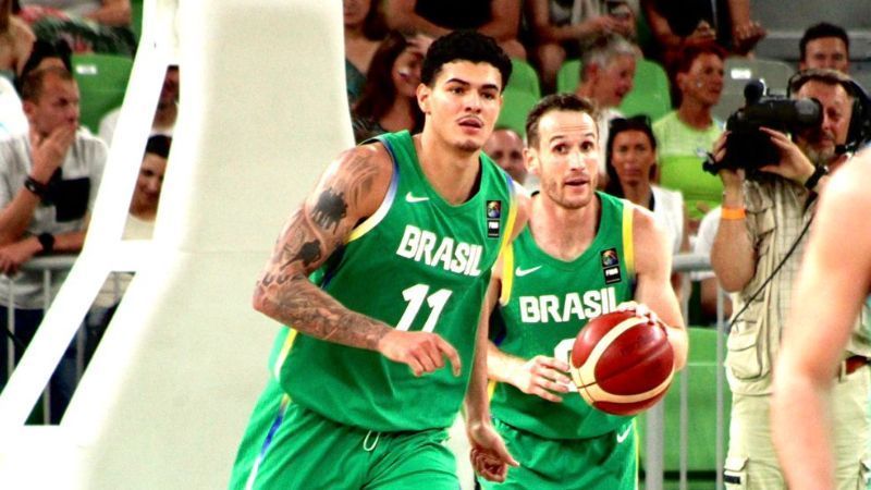 Brasil encara Camarões em definição da semi do Pré-Olímpico de Basquete