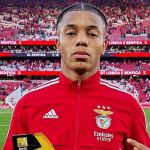 Benfica vence Estoril e abre vantagem na ponta do Português