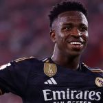 Vinícius Júnior se recupera de lesão e está relacionado para jogo do Real Madrid