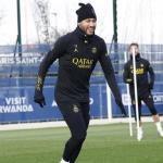 Mbappé e Neymar ficam de fora de relacionados para estreia do PSG no Francês