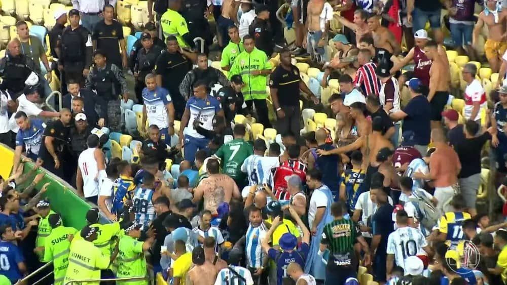 Brasil x Argentina: Fifa abre processo por briga de torcidas no Maracanã