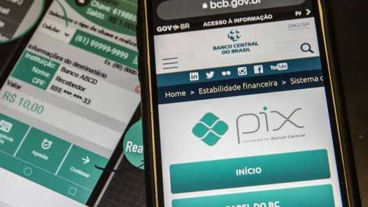 Brasileiros fazem cerca de R$ 1 trilhão de transações via PIX a cada mês