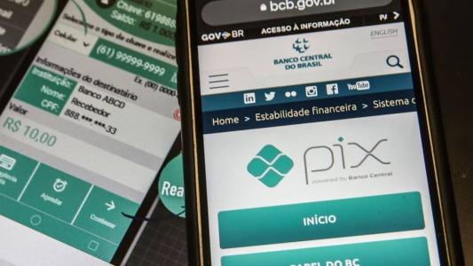 Brasileiros fazem cerca de R$ 1 trilhão de transações via PIX a cada mês