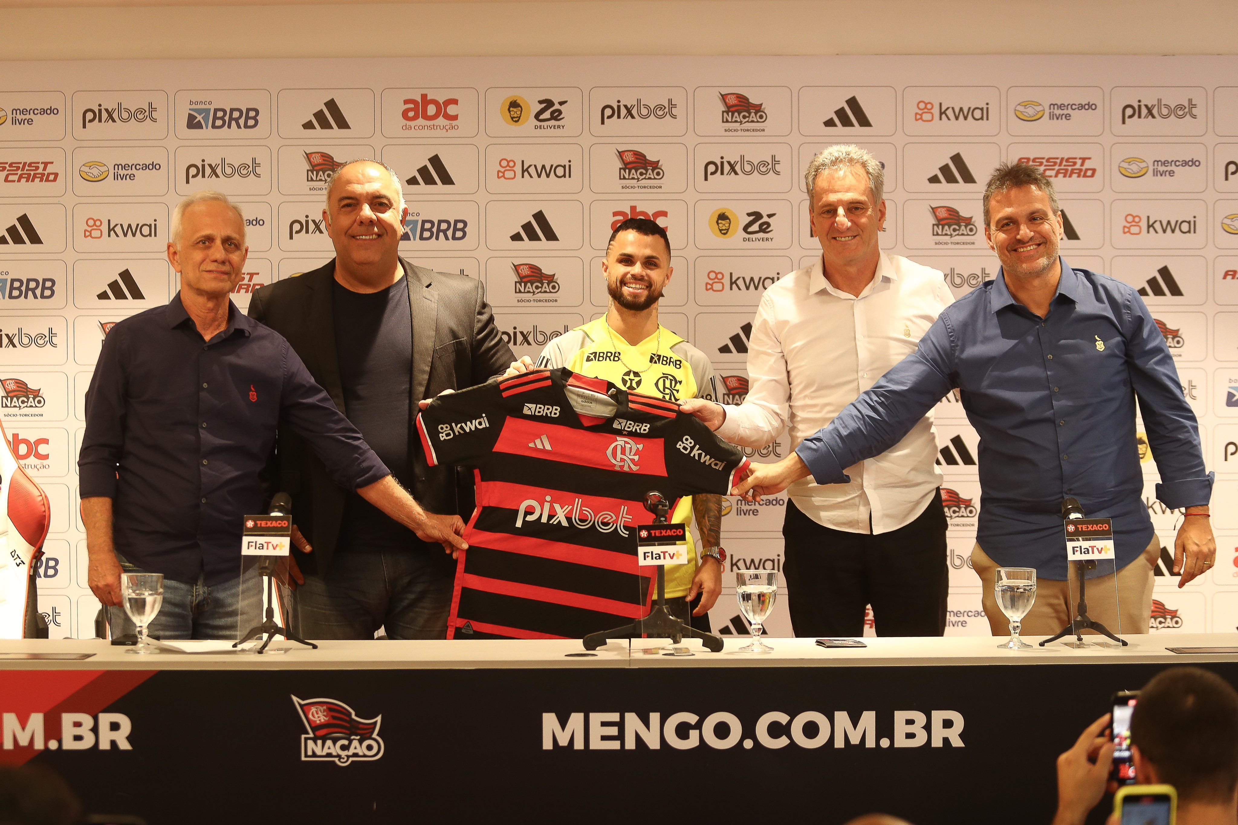 Alcaraz, Wesley, Fabrício Bruno e mais: Braz atualiza mercado do Flamengo