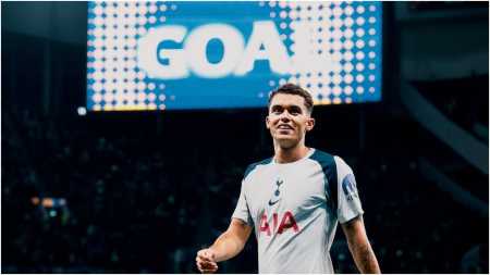 Brennan Johnson comemora gol do Tottenham