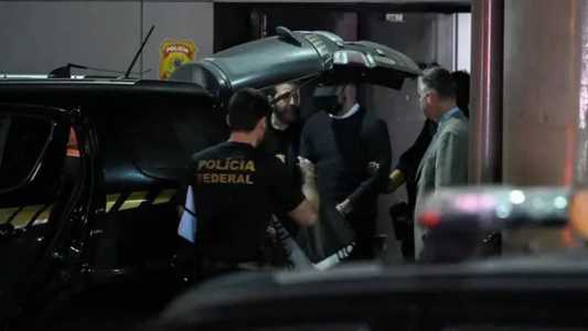 Brennand chegou algemado em Guarulhos