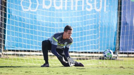 Brenno deve voltar a ser relacionado para enfrentar o Cuiabá