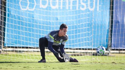 Brenno deve voltar a ser relacionado para enfrentar o Cuiabá