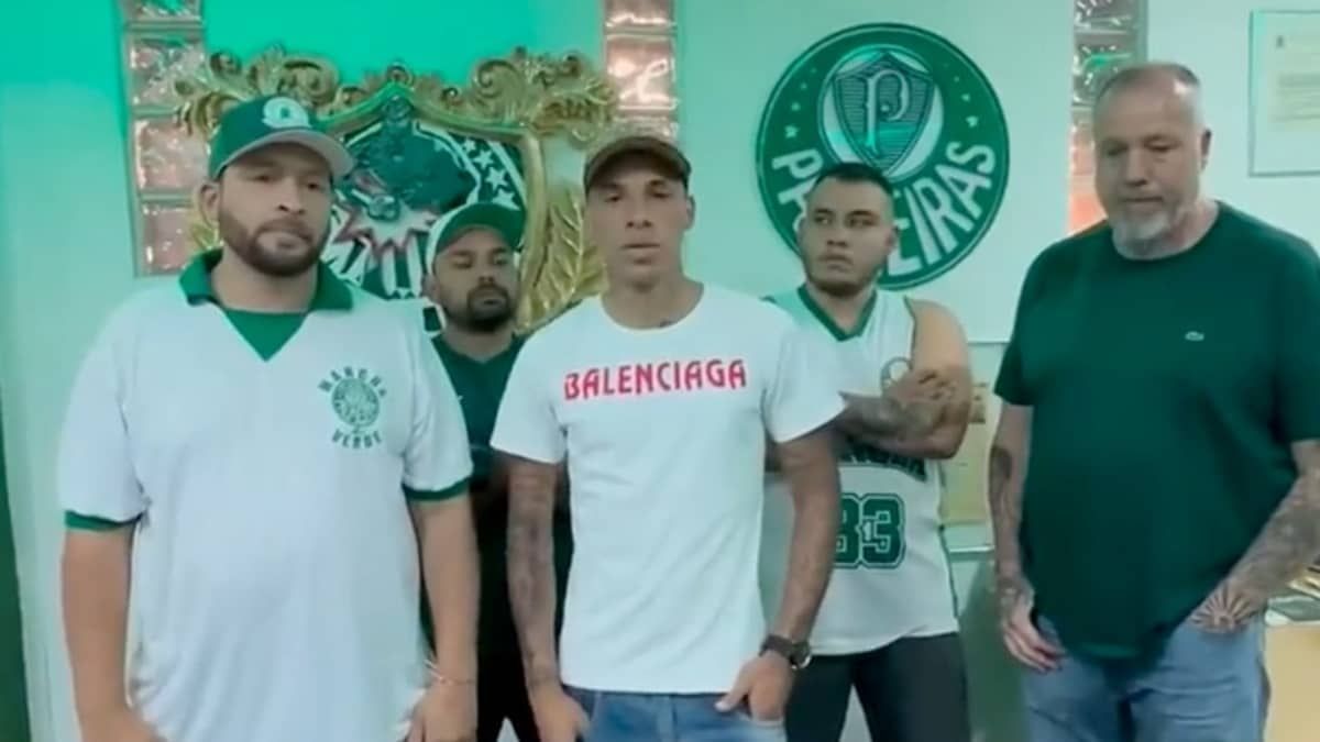 Breno Lopes se desculpa com torcida organizada do Palmeiras